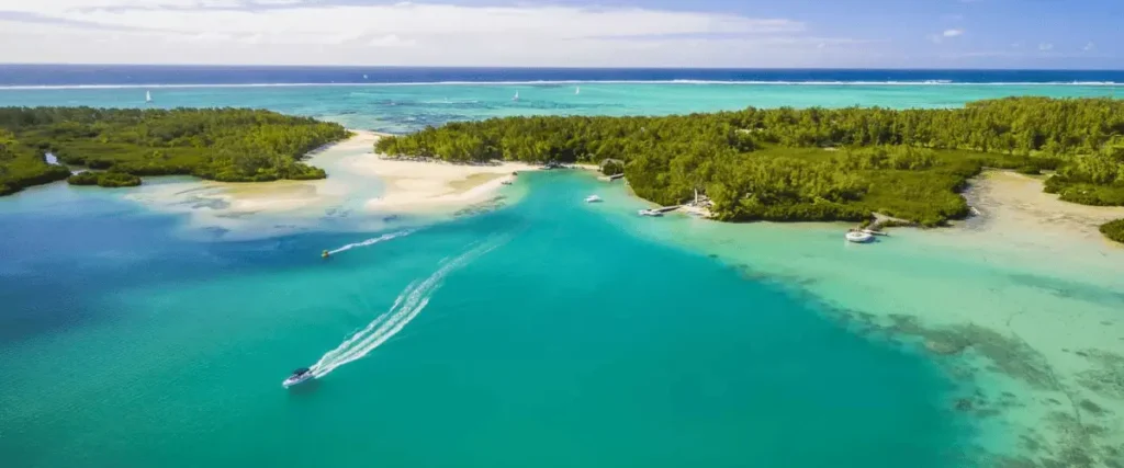 Ile aux Cerfs- mauritius beaches