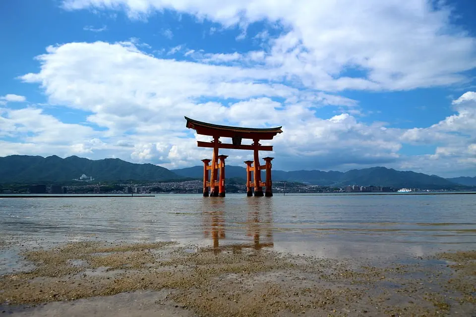 japan-shrine-temple-culture-sea